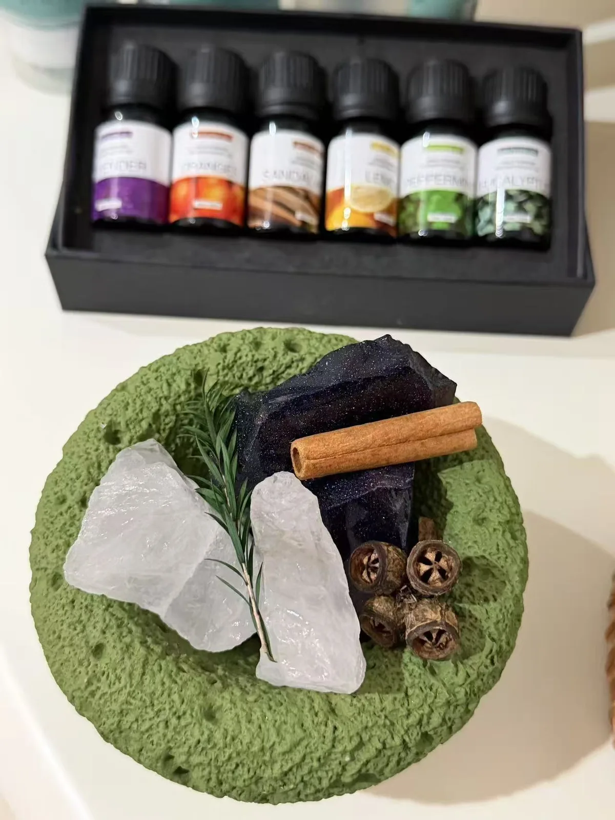 Aromatherapy essential oils and crystals at Jinyue Head Spa