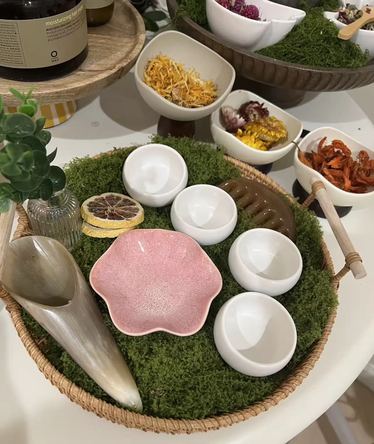 Head spa treatment tools and dried botanicals at Jinyue Head Spa